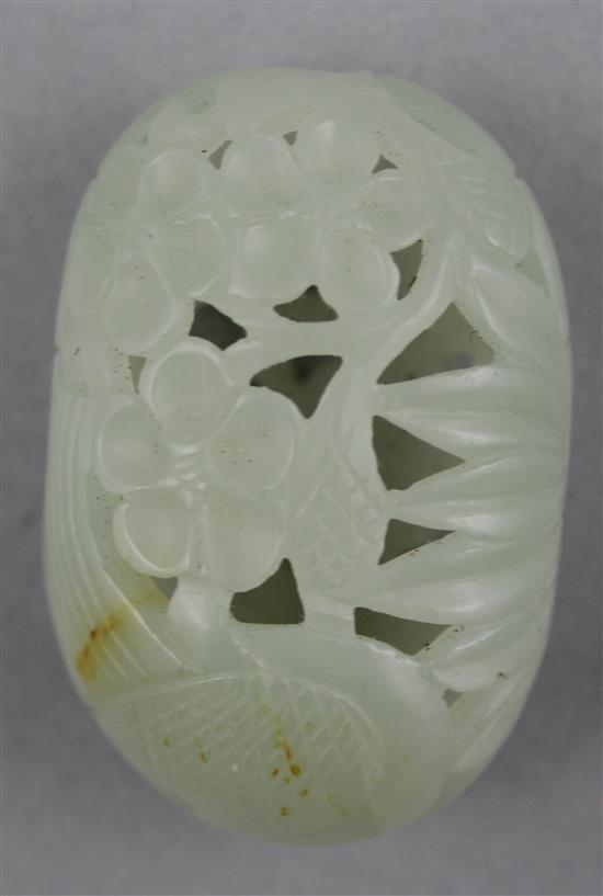 A Chinese pale celadon jade pendant, 5cm